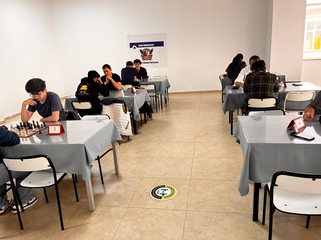 Üniversitemizde 2025-2026 Eğitim-Öğretim Yılı Geleneksel Bahar Etkinlikleri kapsamında düzenlenen 15. Spor Etkinlikleri, farklı branşlarda gerçekleştirilen müsabakalarla tüm heyecanıyla devam ediyor.