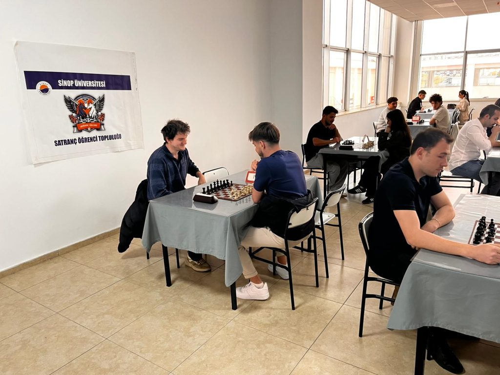 Üniversitemizde 2025-2026 Eğitim-Öğretim Yılı Geleneksel Bahar Etkinlikleri kapsamında düzenlenen 15. Spor Etkinlikleri, farklı branşlarda gerçekleştirilen müsabakalarla tüm heyecanıyla devam ediyor.