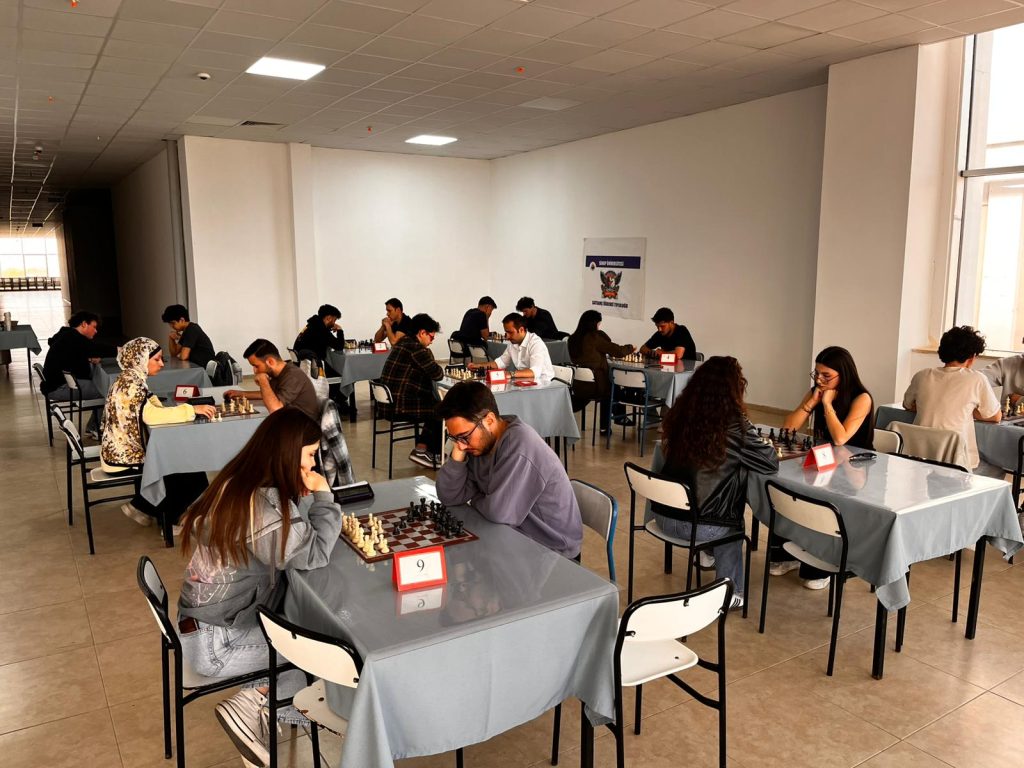 Üniversitemizde 2025-2026 Eğitim-Öğretim Yılı Geleneksel Bahar Etkinlikleri kapsamında düzenlenen 15. Spor Etkinlikleri, farklı branşlarda gerçekleştirilen müsabakalarla tüm heyecanıyla devam ediyor.