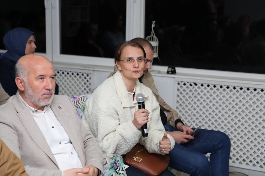 Üniversitemiz Bilim İletişimi Ofisi koordinesinde, Sağlık Bilimleri Fakültesi ile Kadın Çalışmaları Uygulama ve Araştırma Merkezi iş birliğinde Bilim Kafe söyleşileri kapsamında “Çalışma Yaşamında Kadın” konulu panel düzenlendi.
