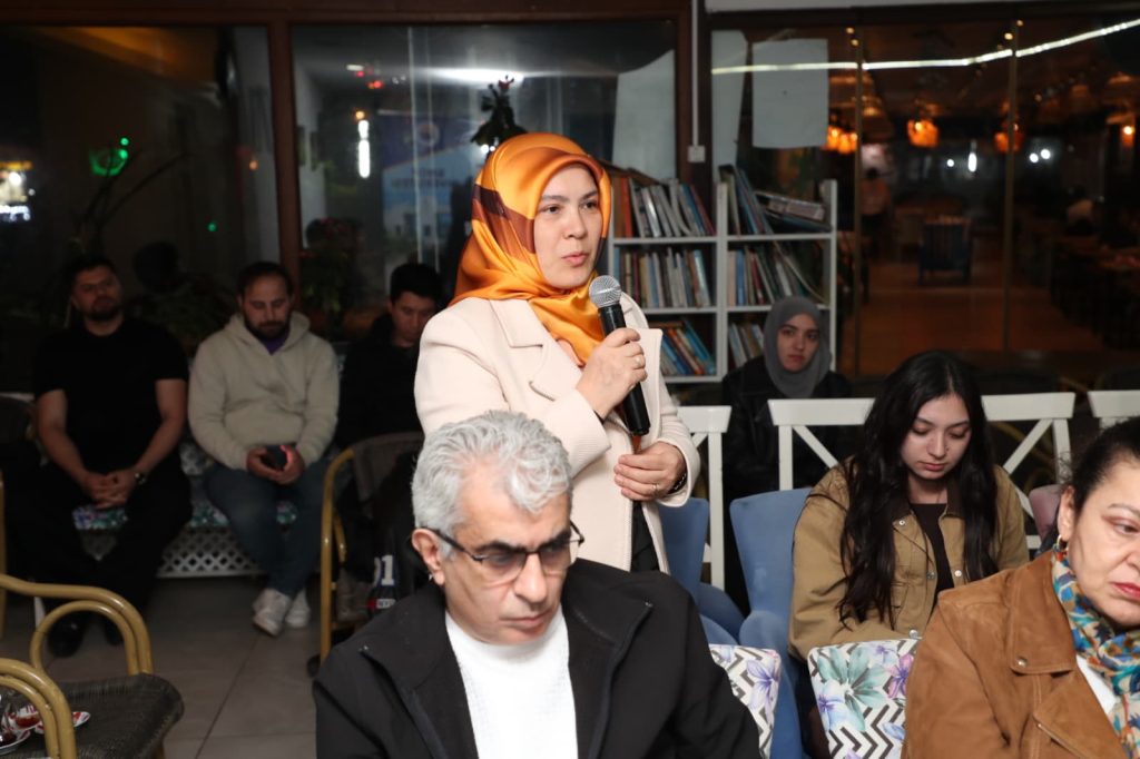 Üniversitemiz Bilim İletişimi Ofisi koordinesinde, Sağlık Bilimleri Fakültesi ile Kadın Çalışmaları Uygulama ve Araştırma Merkezi iş birliğinde Bilim Kafe söyleşileri kapsamında “Çalışma Yaşamında Kadın” konulu panel düzenlendi.