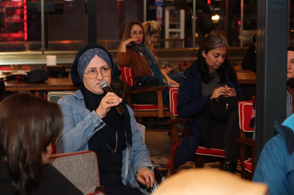 Üniversitemiz Bilim İletişimi Ofisi tarafından düzenlenen “Kafede Bilim Söyleşileri” kapsamında bu hafta, “Okul Şiddetinde Erken Uyarı Sinyalleri: Riskli Davranışlar Nasıl Tanınır?” başlıklı söyleşi gerçekleştirildi.